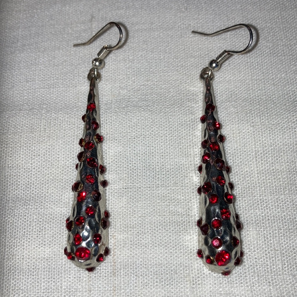 SILVERTONE w/red rhinestones long teardrop 2” earrings, like new.  $17